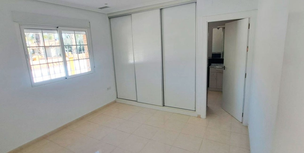 Resale - Country House -
Catral - Catral - Country