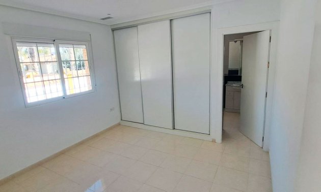 Resale - Country House -
Catral - Catral - Country