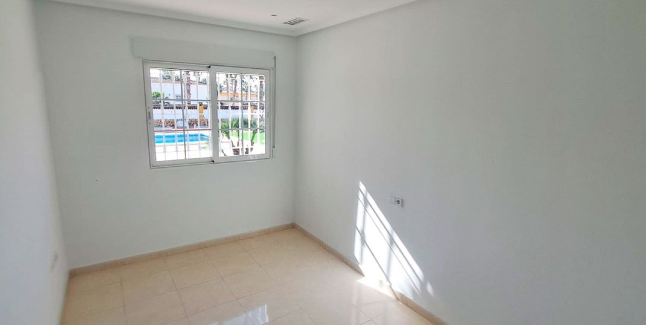 Resale - Country House -
Catral - Catral - Country