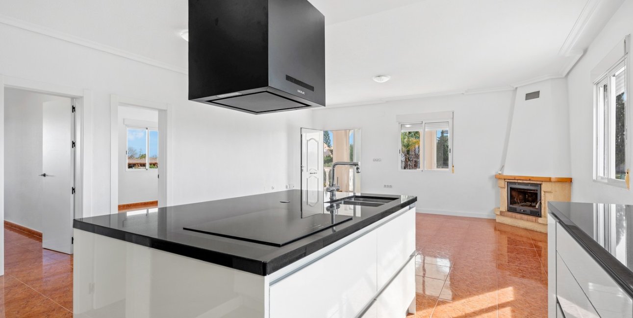 Resale - Country House -
Dolores - Dolores - Country