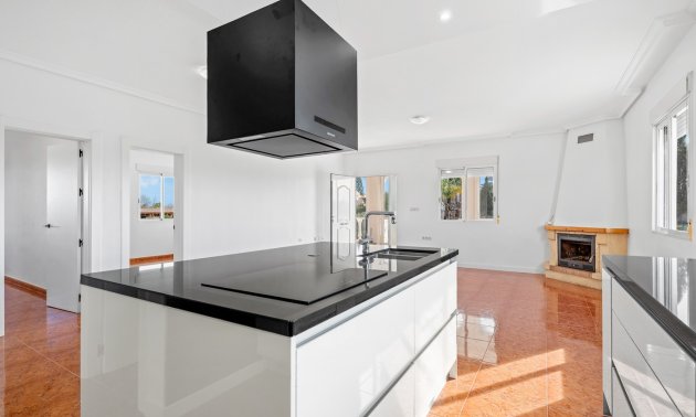 Resale - Country House -
Dolores - Dolores - Country