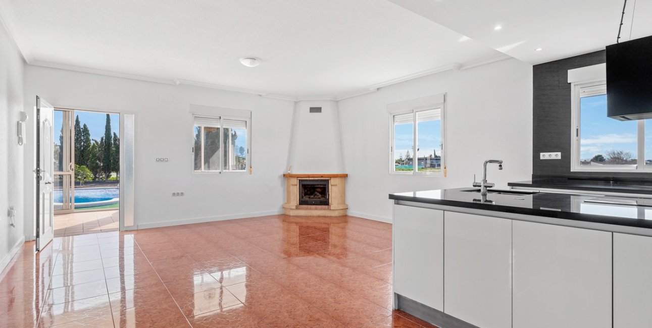 Resale - Country House -
Dolores - Dolores - Country