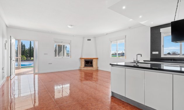 Resale - Country House -
Dolores - Dolores - Country