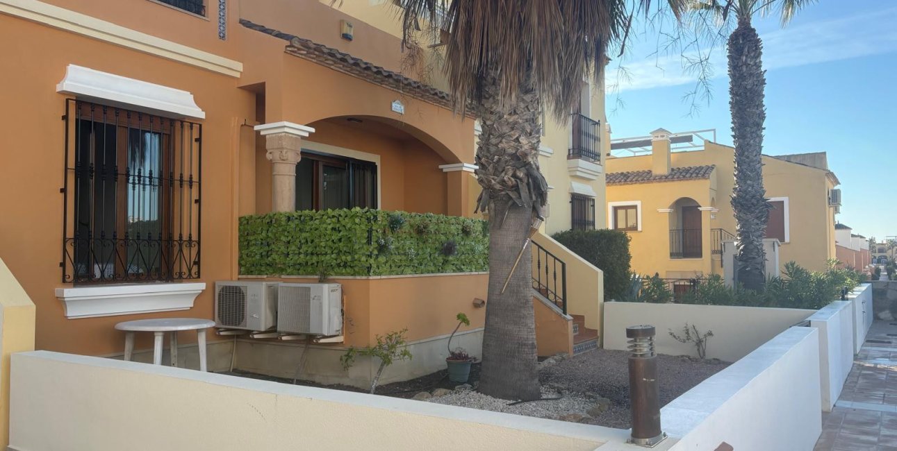 Resale - Townhouse -
Algorfa - La Finca Golf Resort