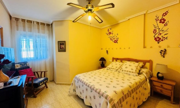 Resale - Apartment / flat -
Torrevieja - La Mata