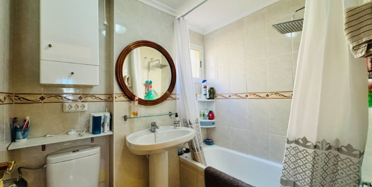 Resale - Apartment / flat -
Torrevieja - La Mata