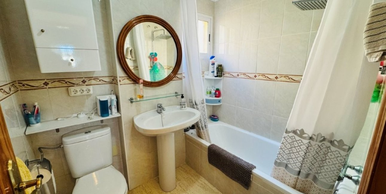 Resale - Apartment / flat -
Torrevieja - La Mata