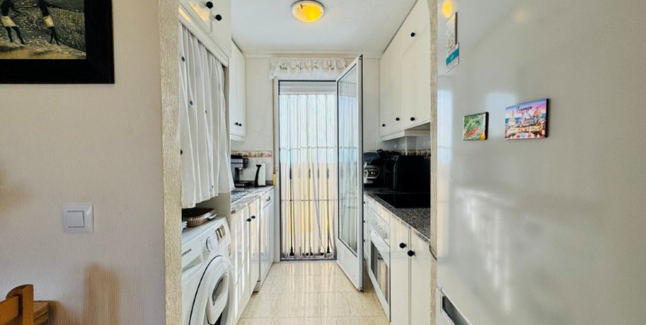 Resale - Apartment / flat -
Torrevieja - La Mata