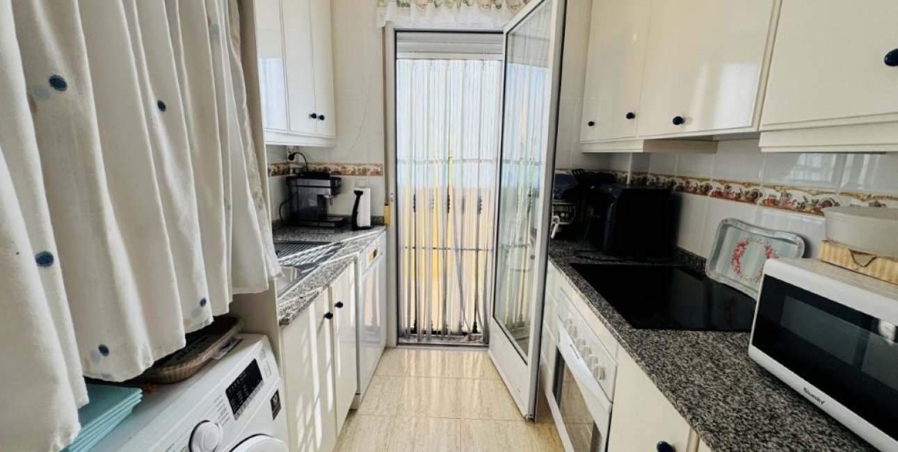 Resale - Apartment / flat -
Torrevieja - La Mata