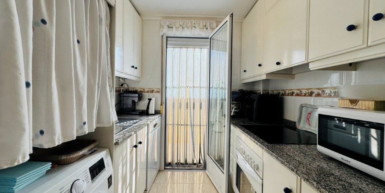 Resale - Apartment / flat -
Torrevieja - La Mata