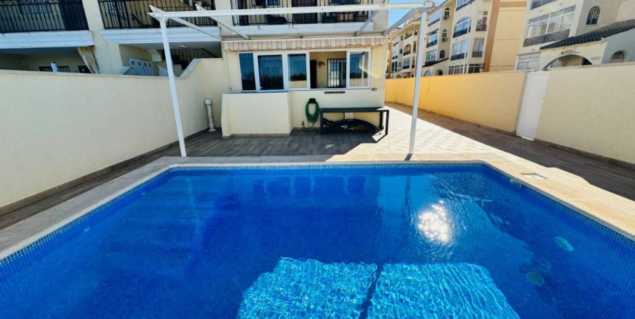 Resale - Apartment / flat -
Torrevieja - La Mata