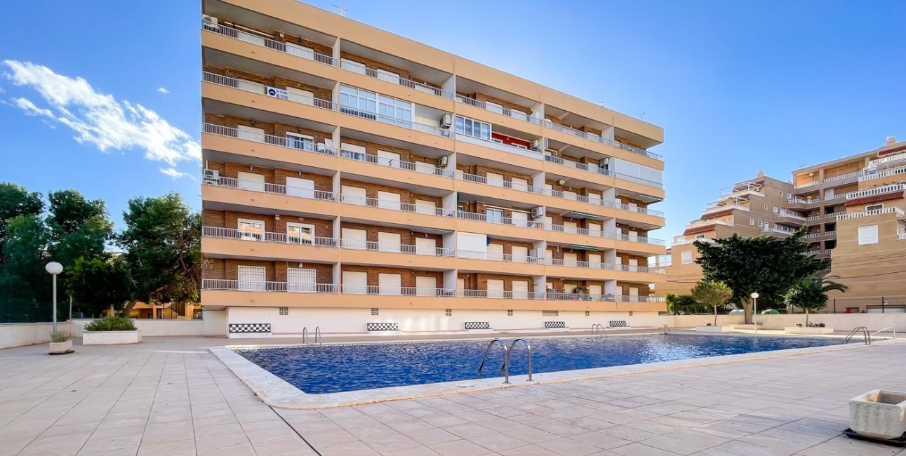 Resale - Apartment / flat -
Torrevieja - Rocio del Mar