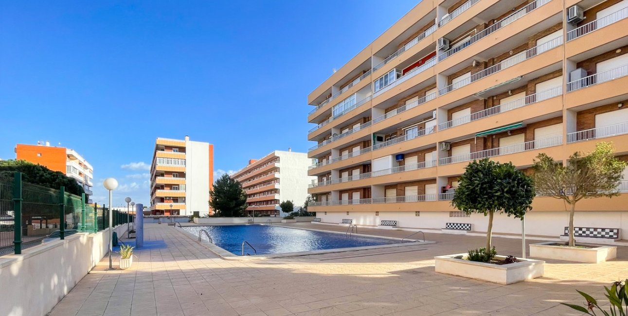 Resale - Apartment / flat -
Torrevieja - Rocio del Mar