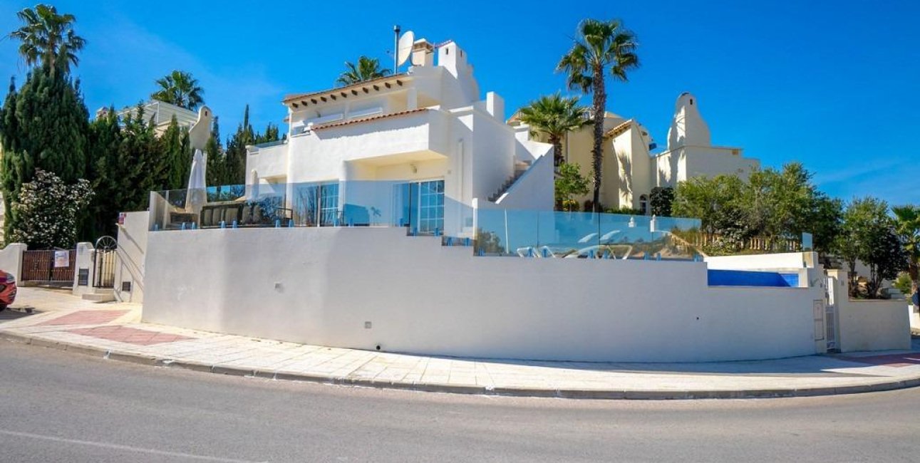 Resale - Villa -
Orihuela Costa - Las Ramblas