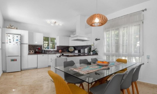 Resale - Villa -
Orihuela Costa - Las Ramblas