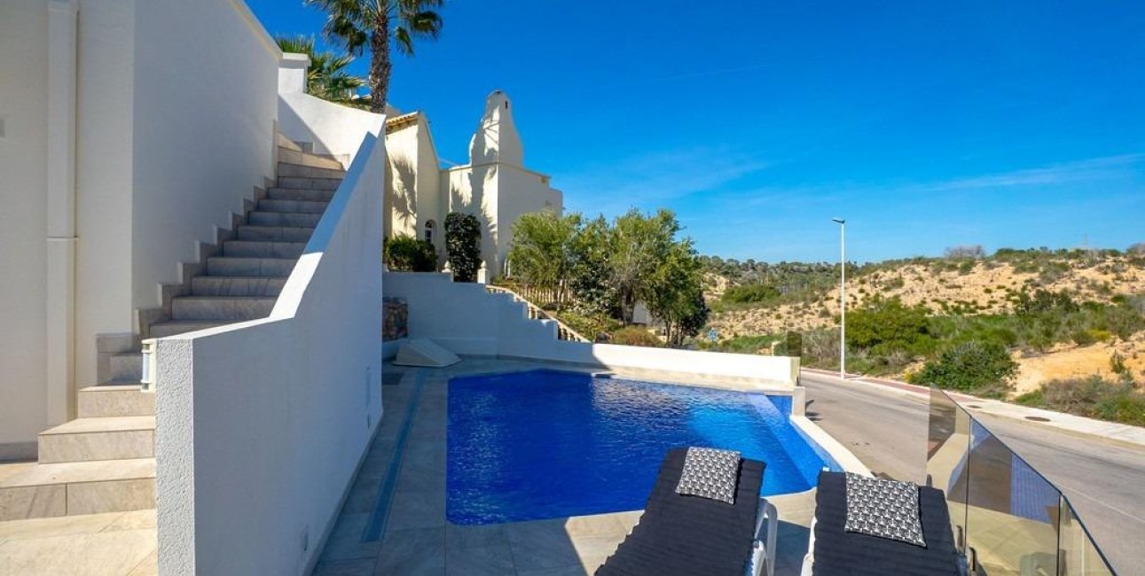 Resale - Villa -
Orihuela Costa - Las Ramblas