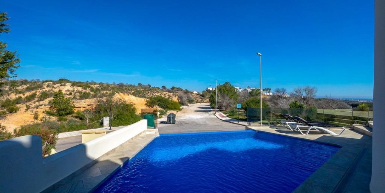 Resale - Villa -
Orihuela Costa - Las Ramblas