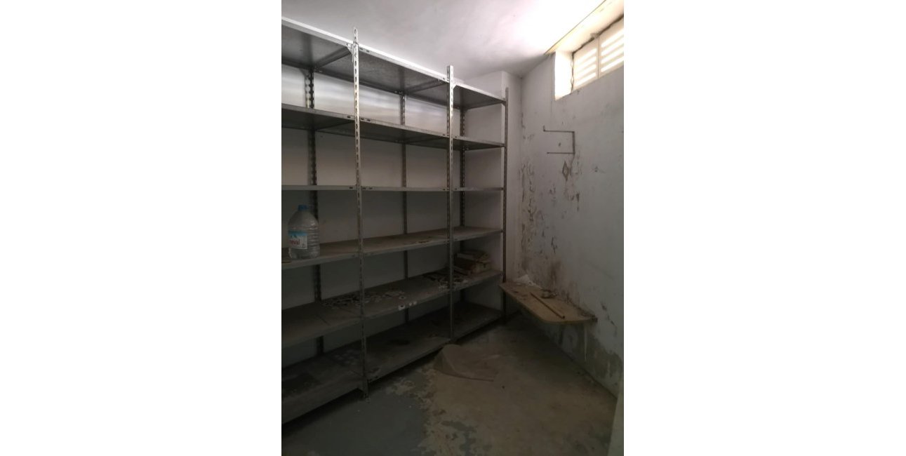 Resale - Garage -
Torrevieja - Estacion de autobuses