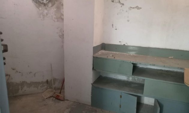 Resale - Garage -
Torrevieja - Estacion de autobuses