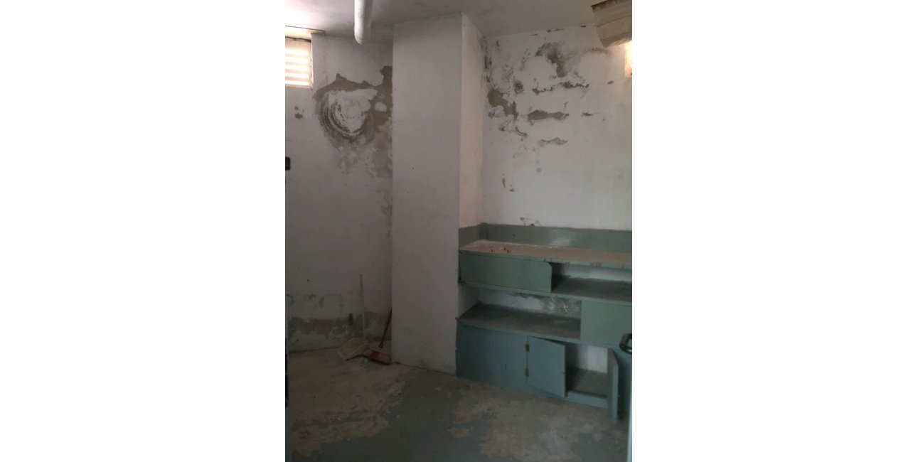 Resale - Garage -
Torrevieja - Estacion de autobuses