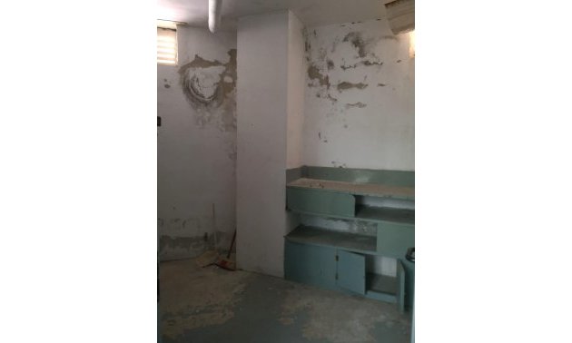 Resale - Garage -
Torrevieja - Estacion de autobuses