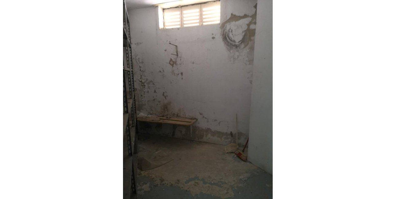 Resale - Garage -
Torrevieja - Estacion de autobuses