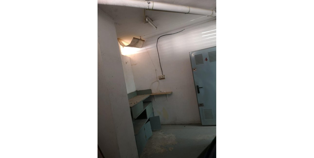 Resale - Garage -
Torrevieja - Estacion de autobuses