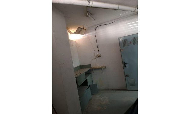 Resale - Garage -
Torrevieja - Estacion de autobuses