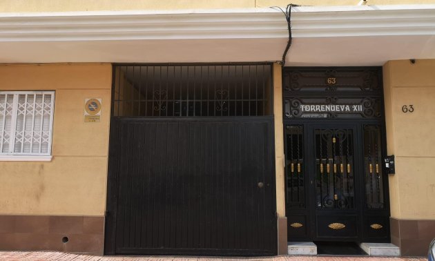 Resale - Garage -
Torrevieja - Estacion de autobuses