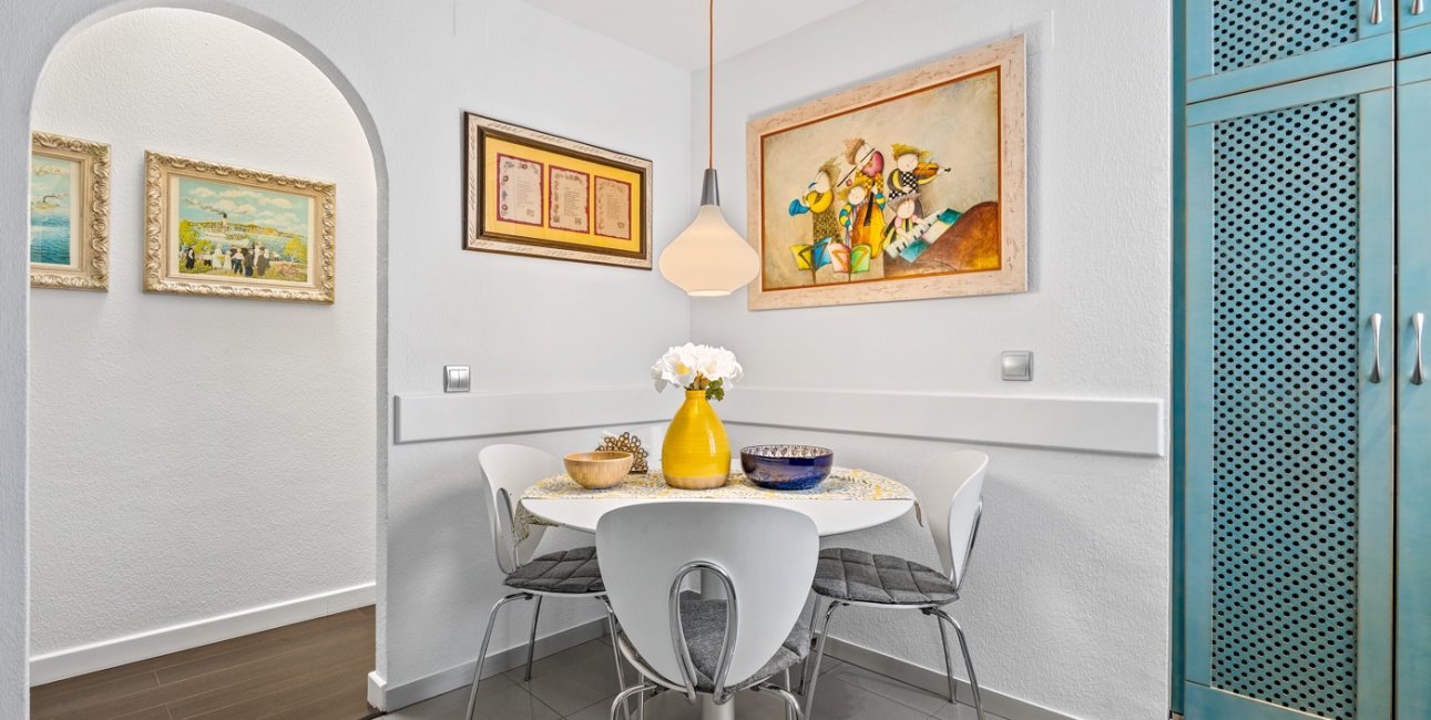 Resale - Apartment / flat -
Torrevieja - Torrevieja - Centre