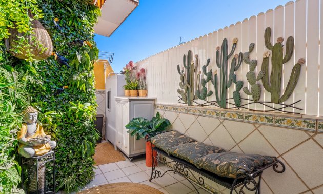 Resale - Apartment / flat -
Torrevieja - Torrevieja - Centre