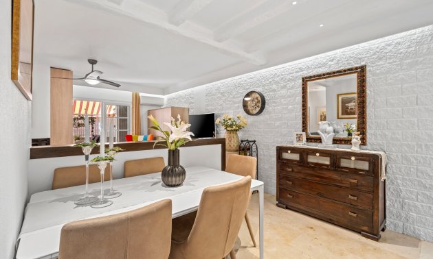 Resale - Apartment / flat -
Torrevieja - Torrevieja - Centre