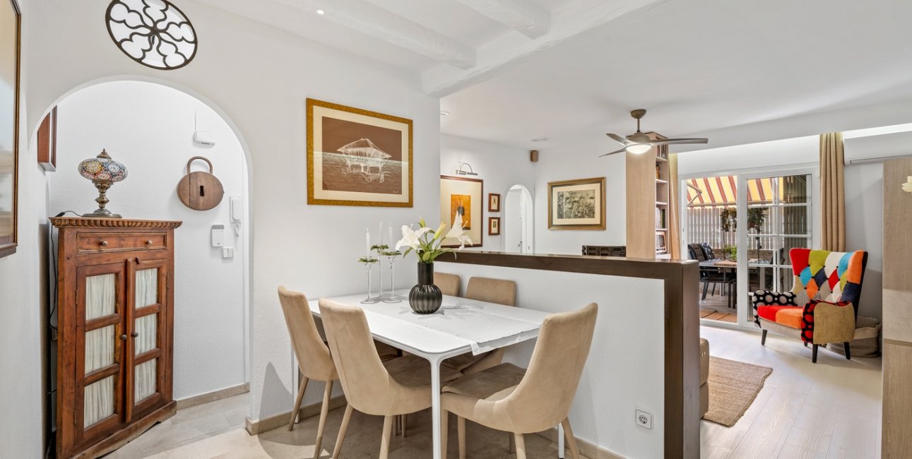 Resale - Apartment / flat -
Torrevieja - Torrevieja - Centre