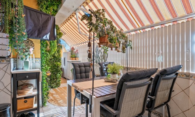 Resale - Apartment / flat -
Torrevieja - Torrevieja - Centre