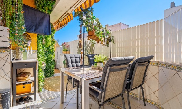 Resale - Apartment / flat -
Torrevieja - Torrevieja - Centre