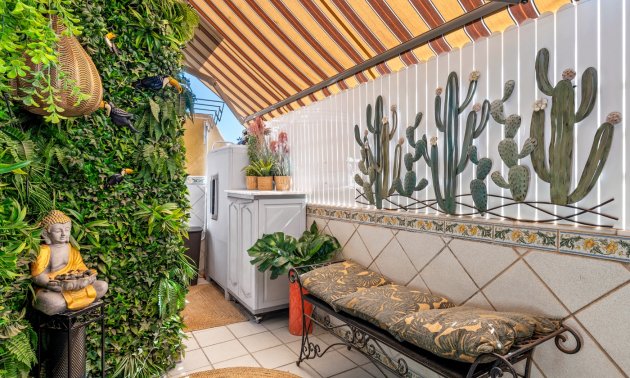 Resale - Apartment / flat -
Torrevieja - Torrevieja - Centre