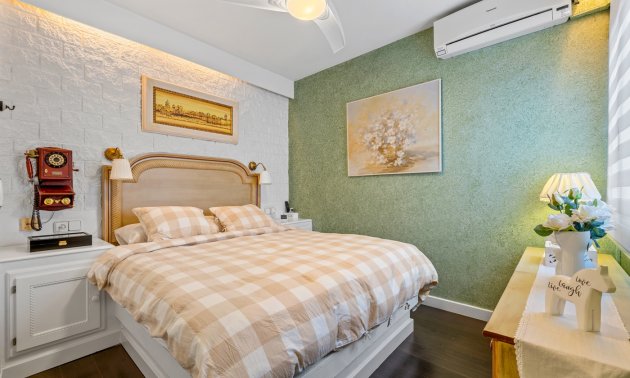 Resale - Apartment / flat -
Torrevieja - Torrevieja - Centre