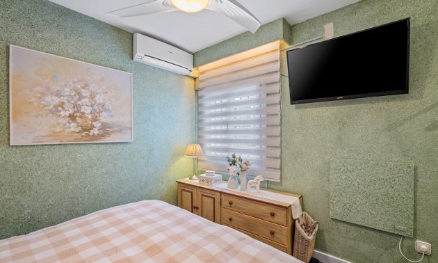 Resale - Apartment / flat -
Torrevieja - Torrevieja - Centre