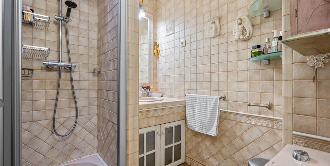 Resale - Apartment / flat -
Torrevieja - Torrevieja - Centre