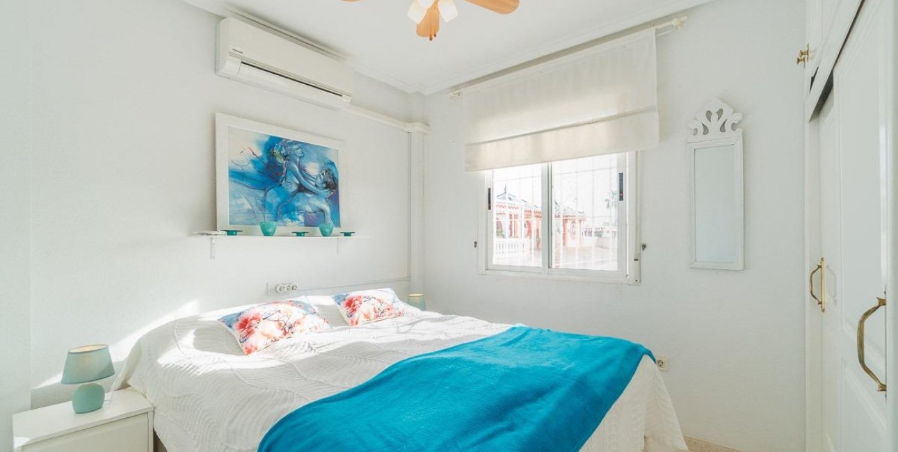 Resale - Townhouse -
Orihuela Costa - Playa Flamenca