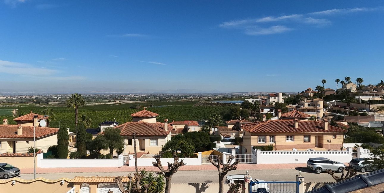 Resale - Villa -
Algorfa - Lomas de La Juliana