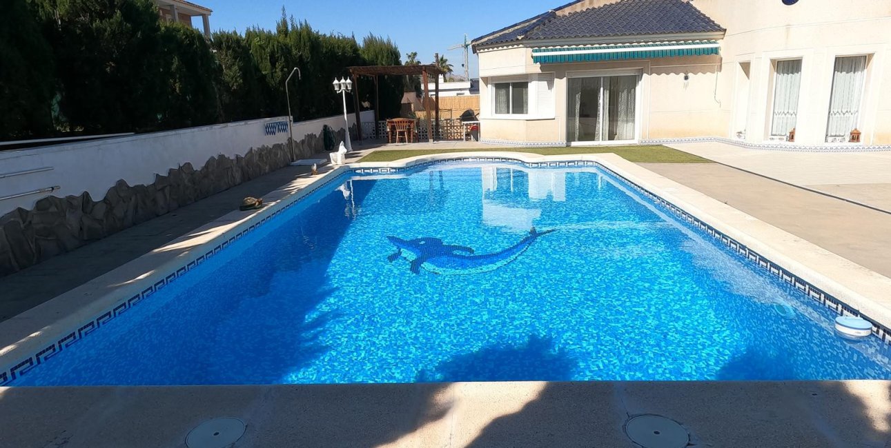 Resale - Villa -
Algorfa - Lomas de La Juliana