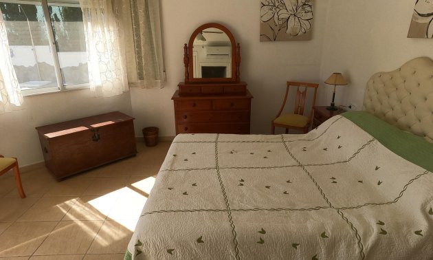 Resale - Villa -
Algorfa - Lomas de La Juliana