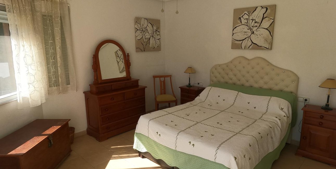 Resale - Villa -
Algorfa - Lomas de La Juliana