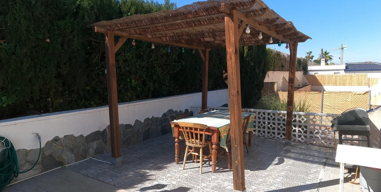 Resale - Villa -
Algorfa - Lomas de La Juliana