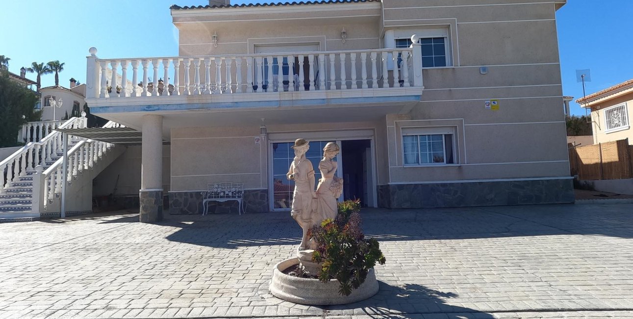 Resale - Villa -
Algorfa - Lomas de La Juliana