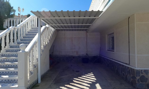 Resale - Villa -
Algorfa - Lomas de La Juliana