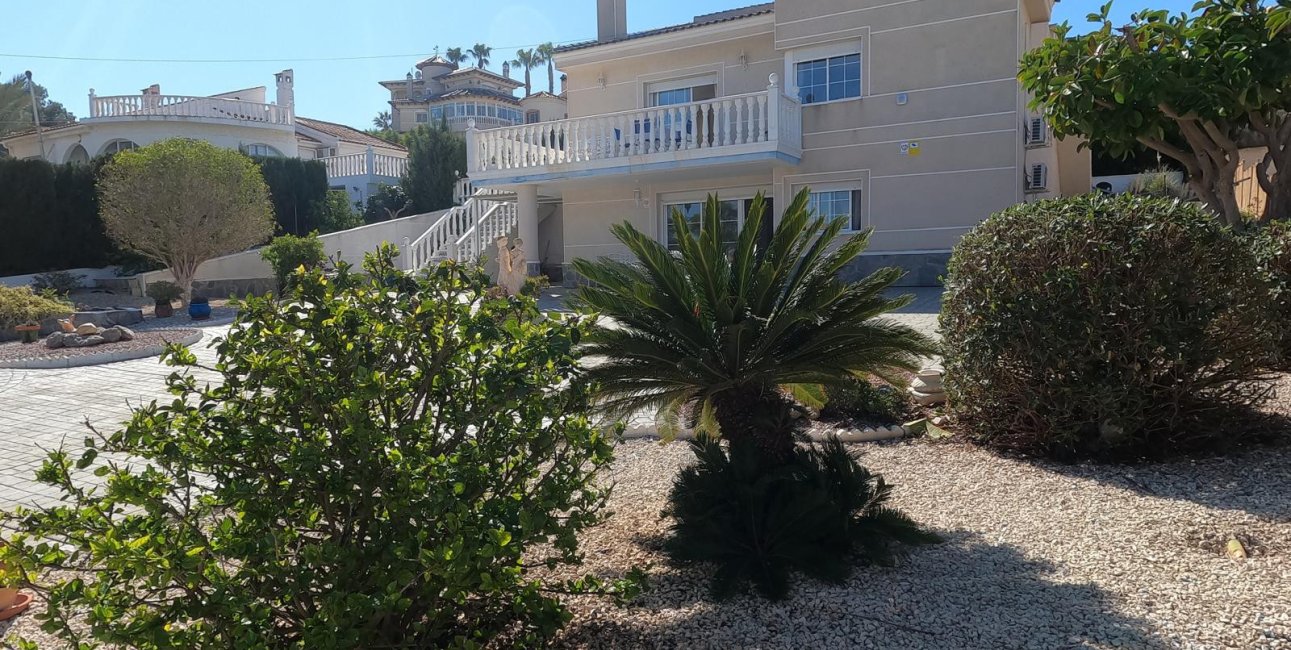 Resale - Villa -
Algorfa - Lomas de La Juliana