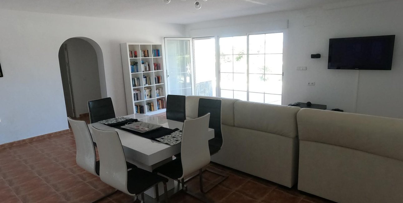 Resale - Villa -
Algorfa - Lomas de La Juliana