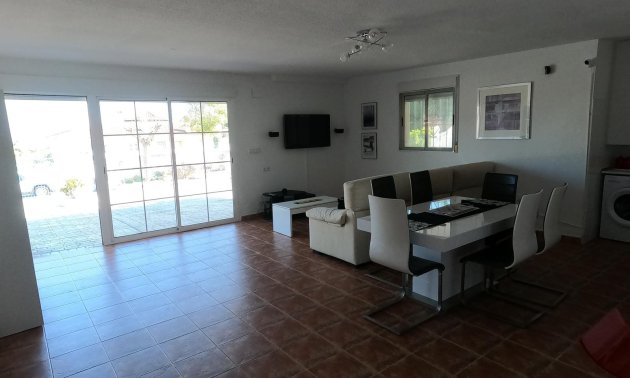Resale - Villa -
Algorfa - Lomas de La Juliana